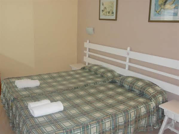 Apartamentos Ses Veles Кала-Лонга Экстерьер фото