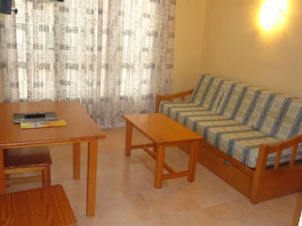 Apartamentos Ses Veles Кала-Лонга Экстерьер фото